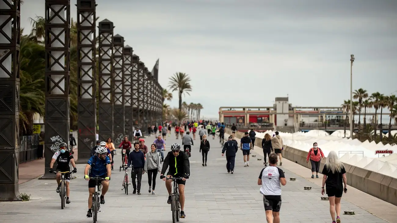 Haciendo deporte y paseando