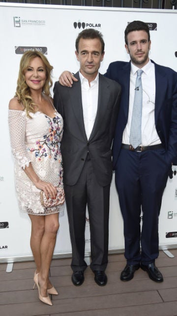 Ana Obregón, Alessandro Lequio y su hijo Álex