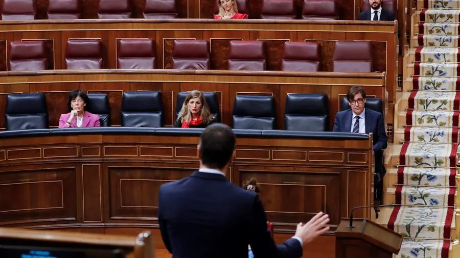 Coronavirus: Pablo Casado no apoyará al Gobierno "para arruinar España" Sánchez contesta a Casado en el Congreso