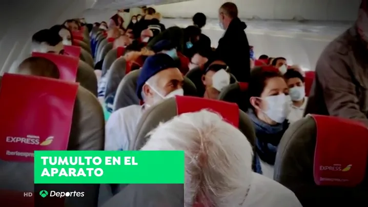 Una jugadora de baloncesto, en el polémico vuelo entre Madrid y Gran Canaria Una jugadora de baloncesto, en el polémico vuelo entre Madrid y Gran Canaria