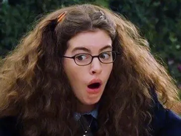 Anne Hathaway como Mia Thermopolis en 'Princesa por sorpresa' Anne Hathaway como Mia Thermopolis en 'Princesa por sorpresa'