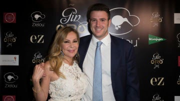 Ana Obregón junto a su hijo Álex Lequio Ana Obregón junto a su hijo Álex Lequio