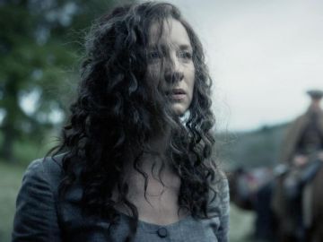 Caitriona Balfe como Claire Fraser en el final de la temporada 5 de 'Outlander'