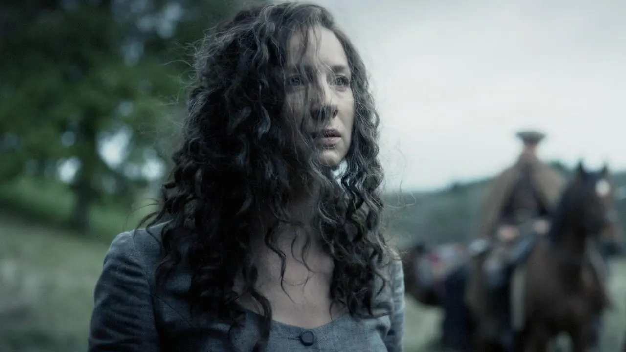 Caitriona Balfe como Claire Fraser en el final de la temporada 5 de 'Outlander'