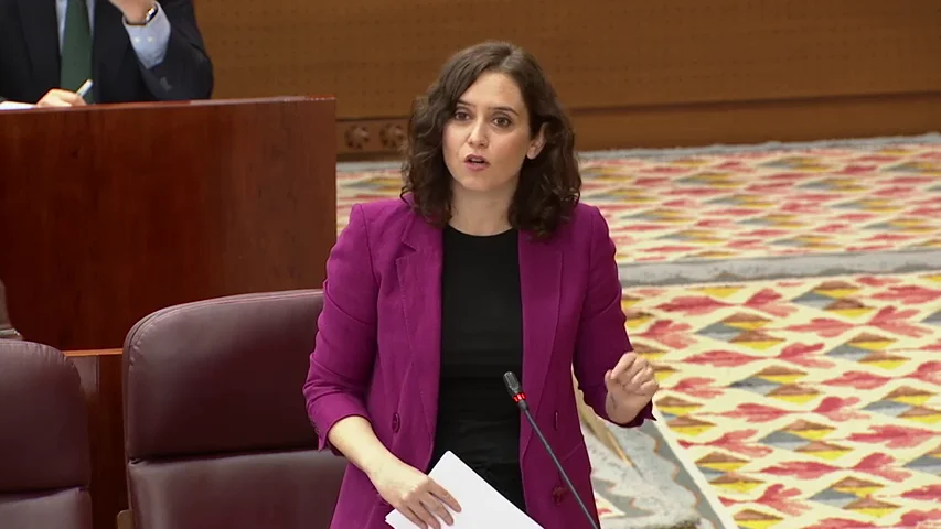 Isabel Díaz Ayuso sobre el hotel del confinamiento: "No iba a gestionar Madrid desde el comedor donde ceno todos los días" Isabel Díaz Ayuso sobre el hotel del confinamiento: "No iba a gestionar Madrid desde el comedor donde ceno todos los días"