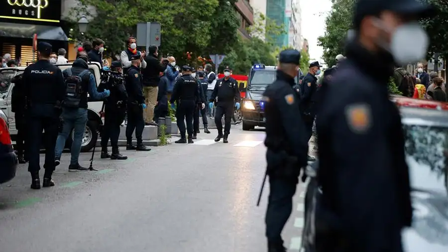 Despliegue en el barrio de Salamanca tras las sucesivas caceroladas en contra del Gobierno Despliegue en el barrio de Salamanca tras las sucesivas caceroladas en contra del Gobierno