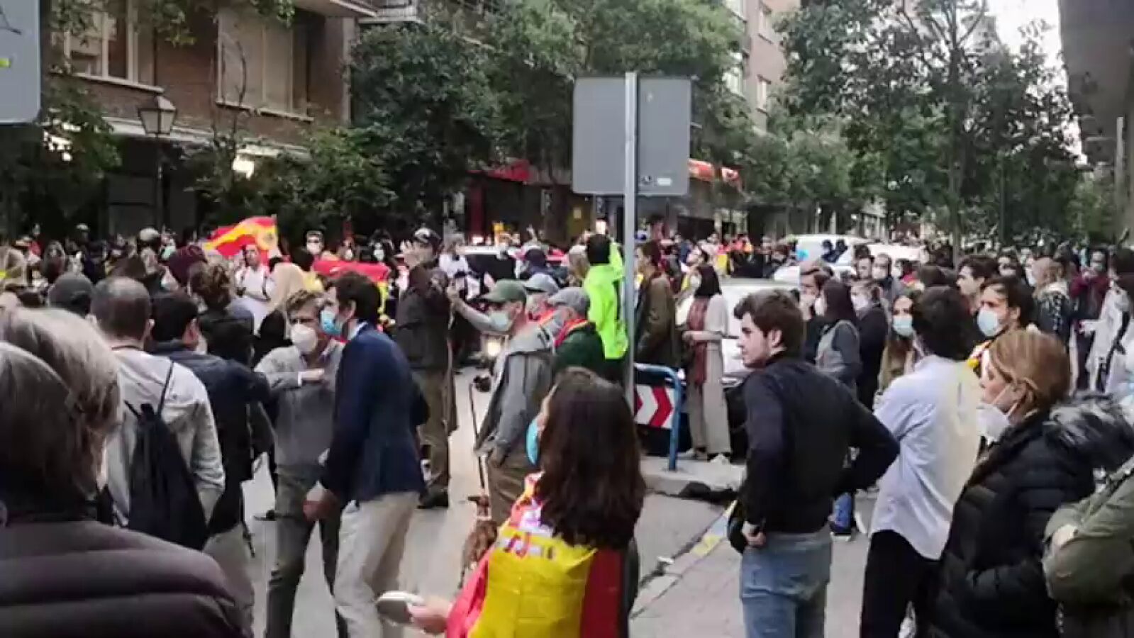 Pablo Echenique y Gabriel Rufián califican las caceroladas contra el Gobierno de pijos con los palos de golf