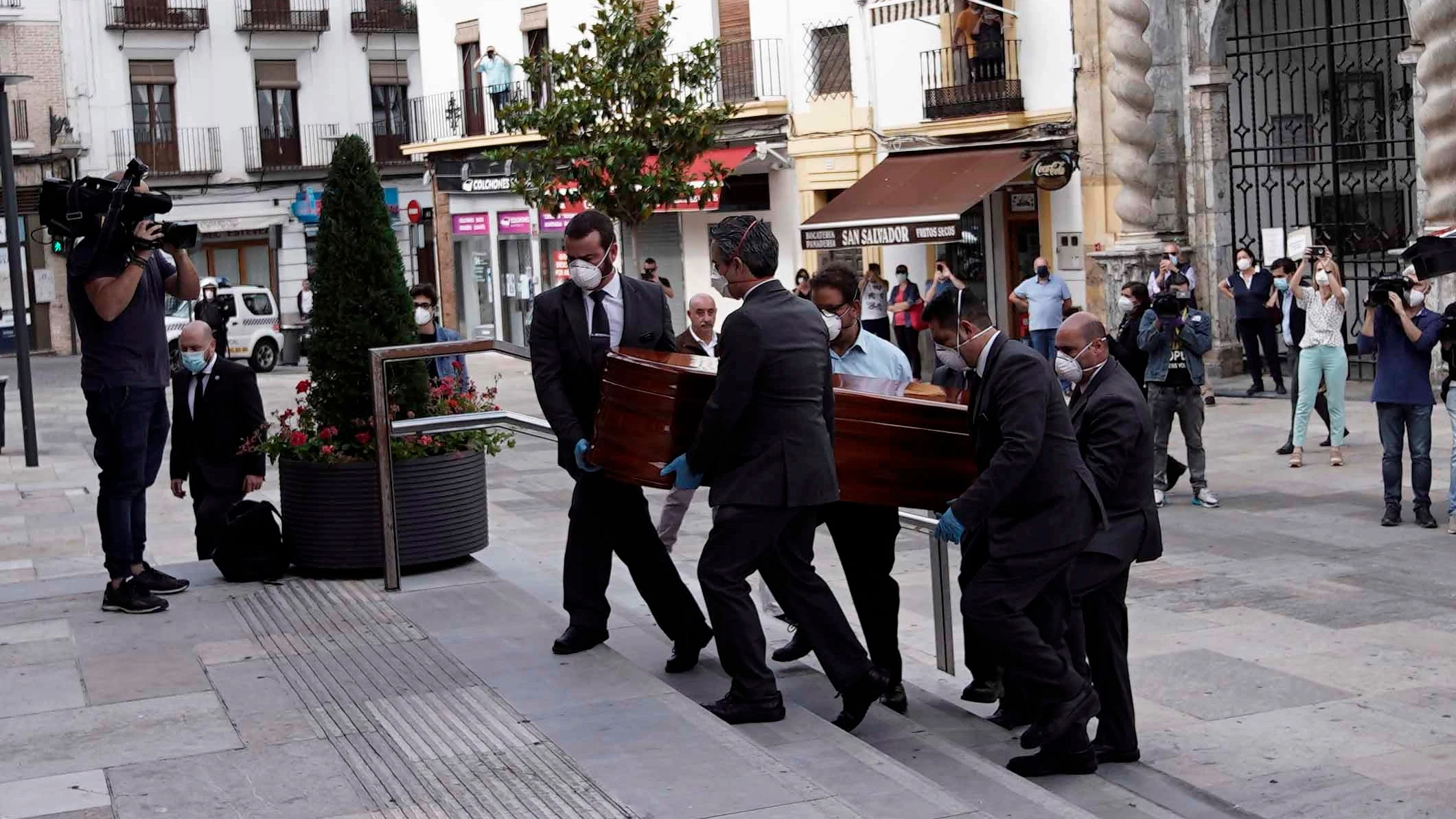 El f&eacute;retro de Julio Anguita llega al Ayuntamiento de C&oacute;rdoba