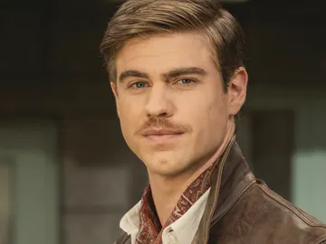 Adrián Pedraja es Adolfo de los Visos en 'El secreto de Puente Viejo' Adrián Pedraja es Adolfo de los Visos en 'El secreto de Puente Viejo'