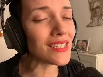 Sheila Blanco canta 'Negra Sombra' de Rosalía de Castro en el Día das Letras Galegas Sheila Blanco canta 'Negra Sombra' de Rosalía de Castro en el Día das Letras Galegas