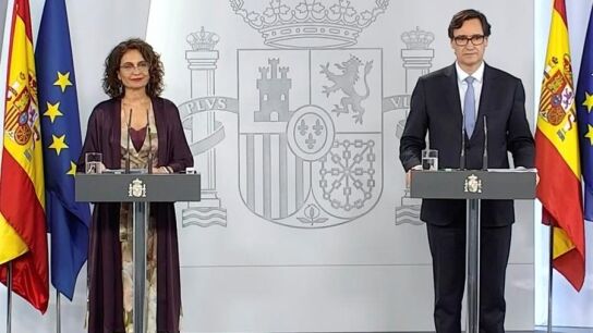 La ministra portavoz, Maria Jes&uacute;s Montero, y el ministro de Sanidad, Salvador Illa