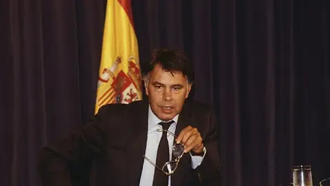 Felipe González en una rueda de prensa | 1989 Felipe González en una rueda de prensa | 1989