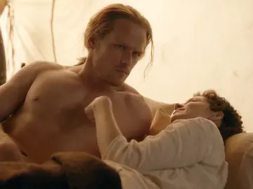 Sam Heughan y Caitriona Balfe en la temporada 5 de 'Outlander' Sam Heughan y Caitriona Balfe en la temporada 5 de 'Outlander'