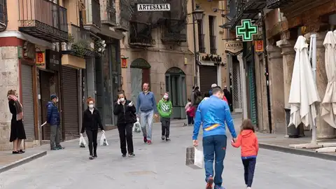 BOE: Personas paseando durante la Fase 1 de desescalada Coronavirus