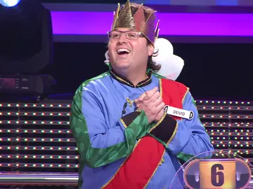 La increíble transformación del príncipe Deivid con un beso de Arturo Valls en ‘¡Ahora caigo!’ La increíble transformación del príncipe Deivid con un beso de Arturo Valls en ‘¡Ahora caigo!’