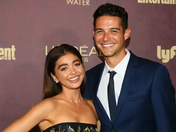 Sarah Hyland y su pareja, Wells Adams Sarah Hyland y su pareja, Wells Adams