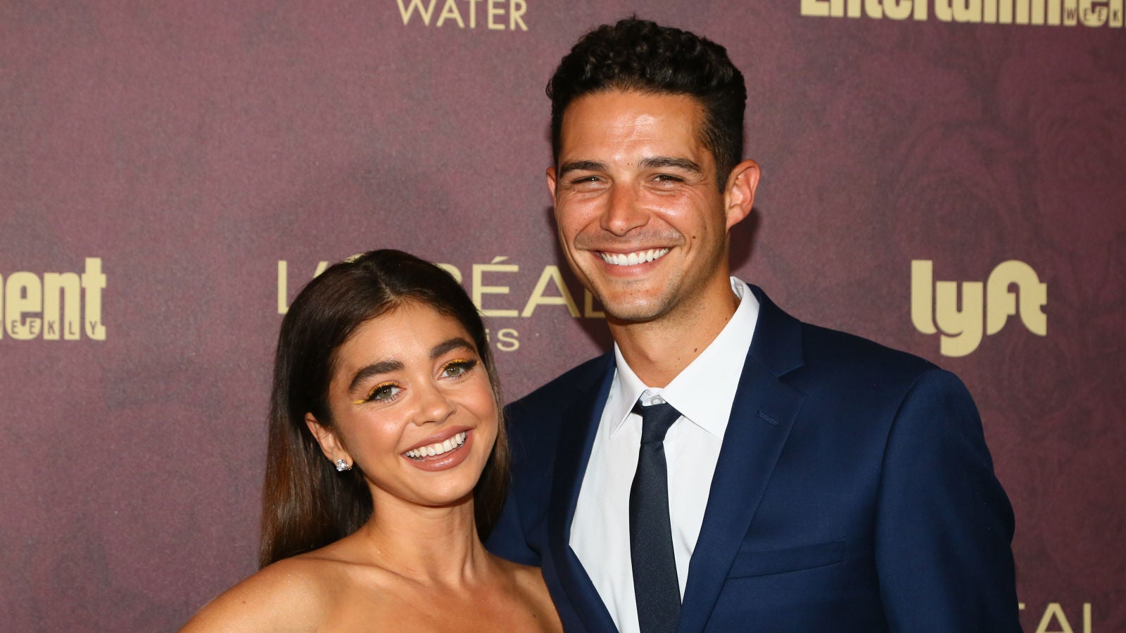Sarah Hyland ('Modern Family') desvela sus fotos personales vestida de novia en su 