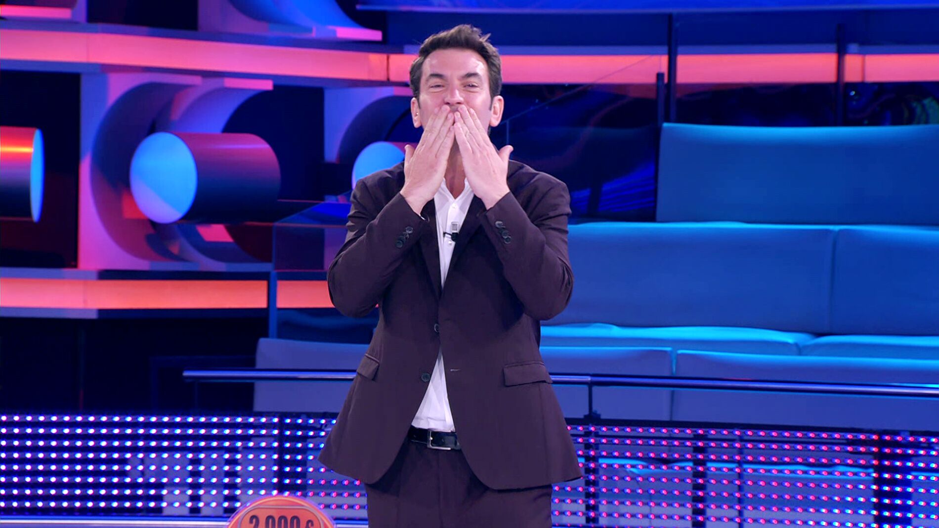 El afectuoso beso de Arturo Valls a Palmira al echar de menos sus bailes en &lsquo;&iexcl;Ahora caigo!&rsquo;