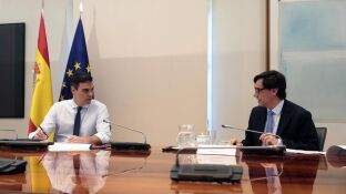 -El presidente del gobierno Pedro S&aacute;nchez y el ministro de Sanidad, Salvador Illa.