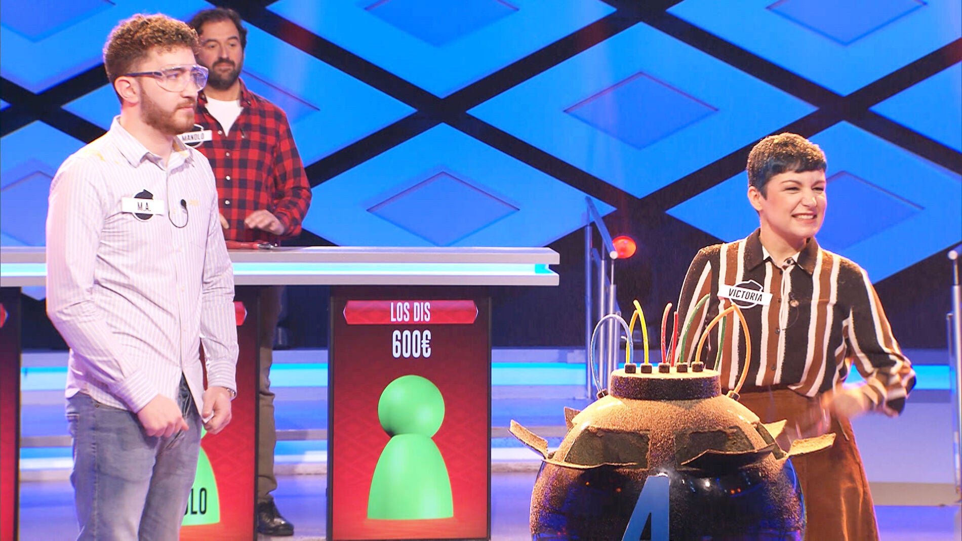 Robinson Crusoe deja a M. A., del equipo &lsquo;Persos&rsquo;, solo ante el peligro en &lsquo;&iexcl;Boom!&rsquo;