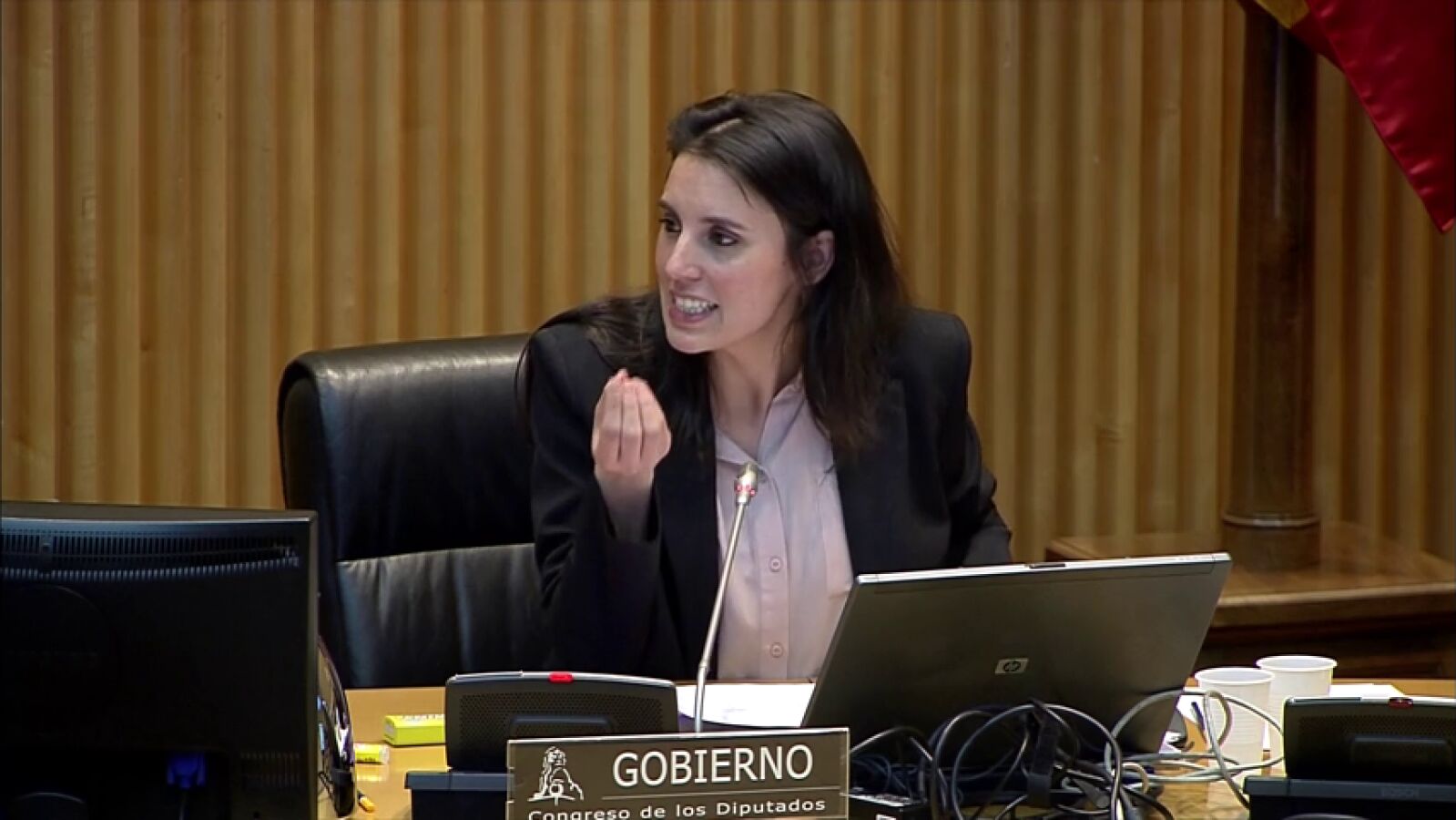 Duro enfrentamiento entre la ministra de Igualdad, Irene Montero, y las portavoces del PP y Vox