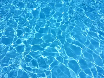 Una nina de 2 años muere ahogada en una piscina Una nina de 2 años muere ahogada en una piscina