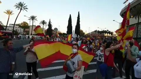 Caceroladas en toda España por el Coronavirus Protestas contra el gobierno por la gestión del coronavirus