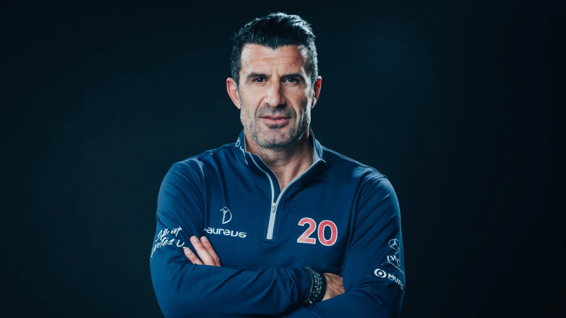Luis Figo arremete contra Tezanos Luis Figo arremete contra Tezanos