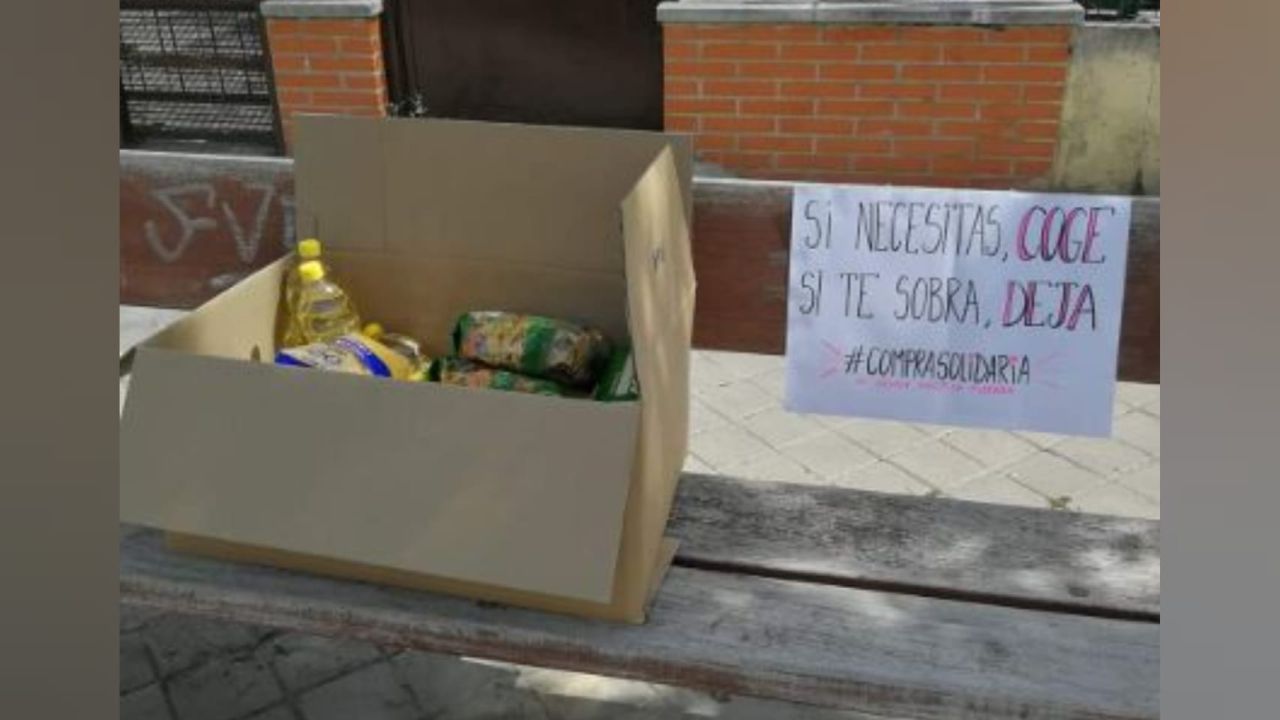 Cajas solidarias en la calle para donar alimentos de forma anónima por ...