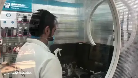 Tecnología para irse de compras: tiendas con toma de temperatura, vestuarios virtuales y señales de control de aforo Tecnología para irse de compras: tiendas con toma de temperatura, vestuarios virtuales y señales de control de aforo