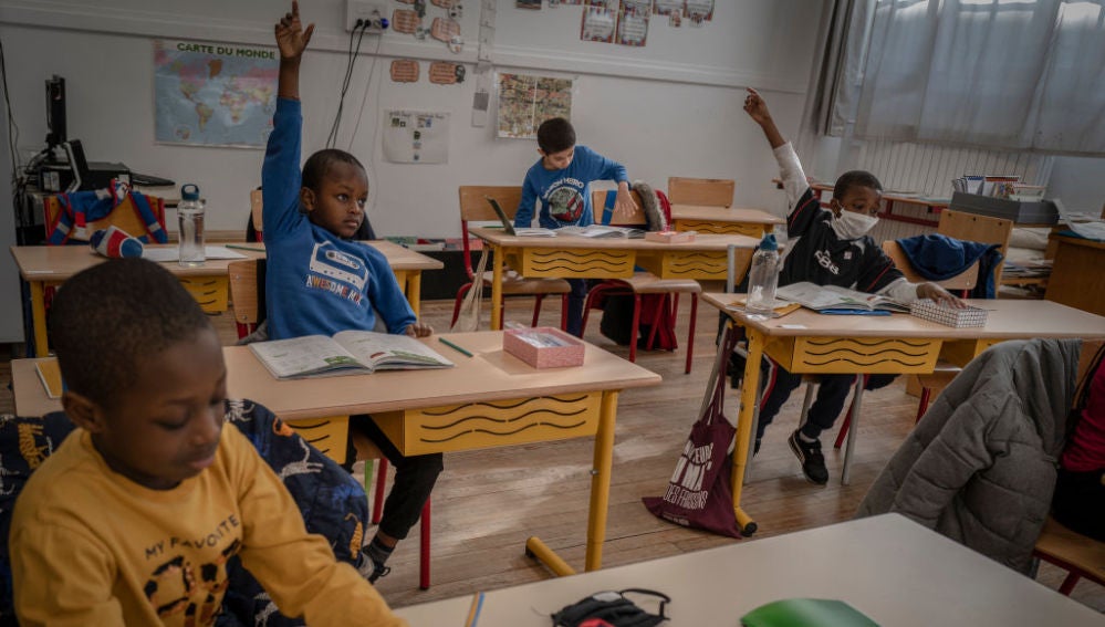 Una escuela de Francia reabre tras el coronavirus