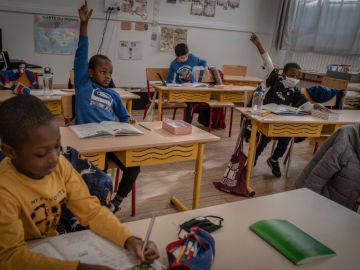 Una escuela de Francia reabre tras el coronavirus