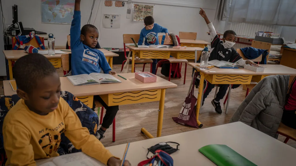 Una escuela de Francia reabre tras el coronavirus