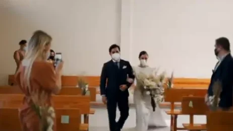 As&iacute; son las bodas en tiempos de coronavirus: sin besos, sin abrazos y con mascarillas