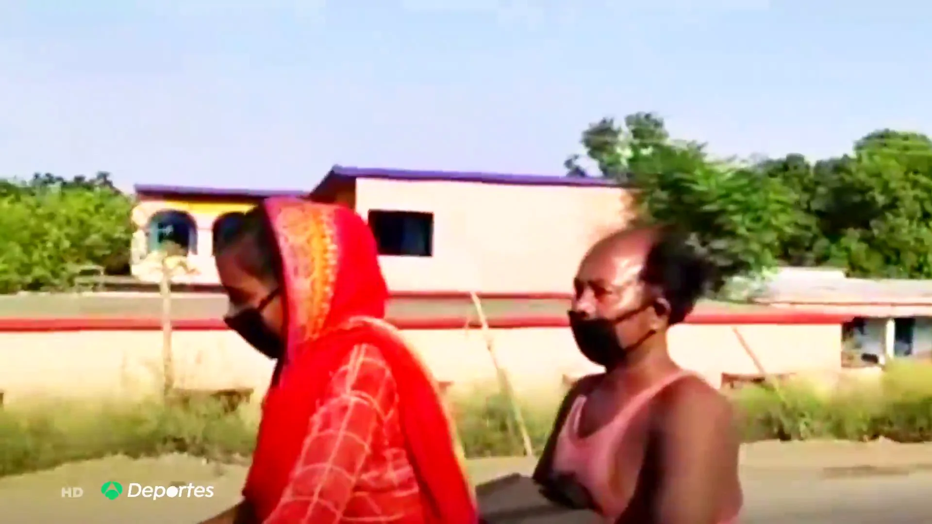  La haza&ntilde;a de una joven de 15 a&ntilde;os en la India, cruza 1.200 kil&oacute;metros en bici para salvar a su padre 