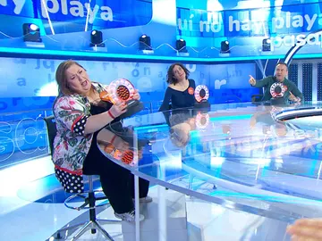 Itziar Castro viaja hasta la playa en ‘La Pista’ por cinco segundos Itziar Castro viaja hasta la playa en ‘La Pista’ por cinco segundos