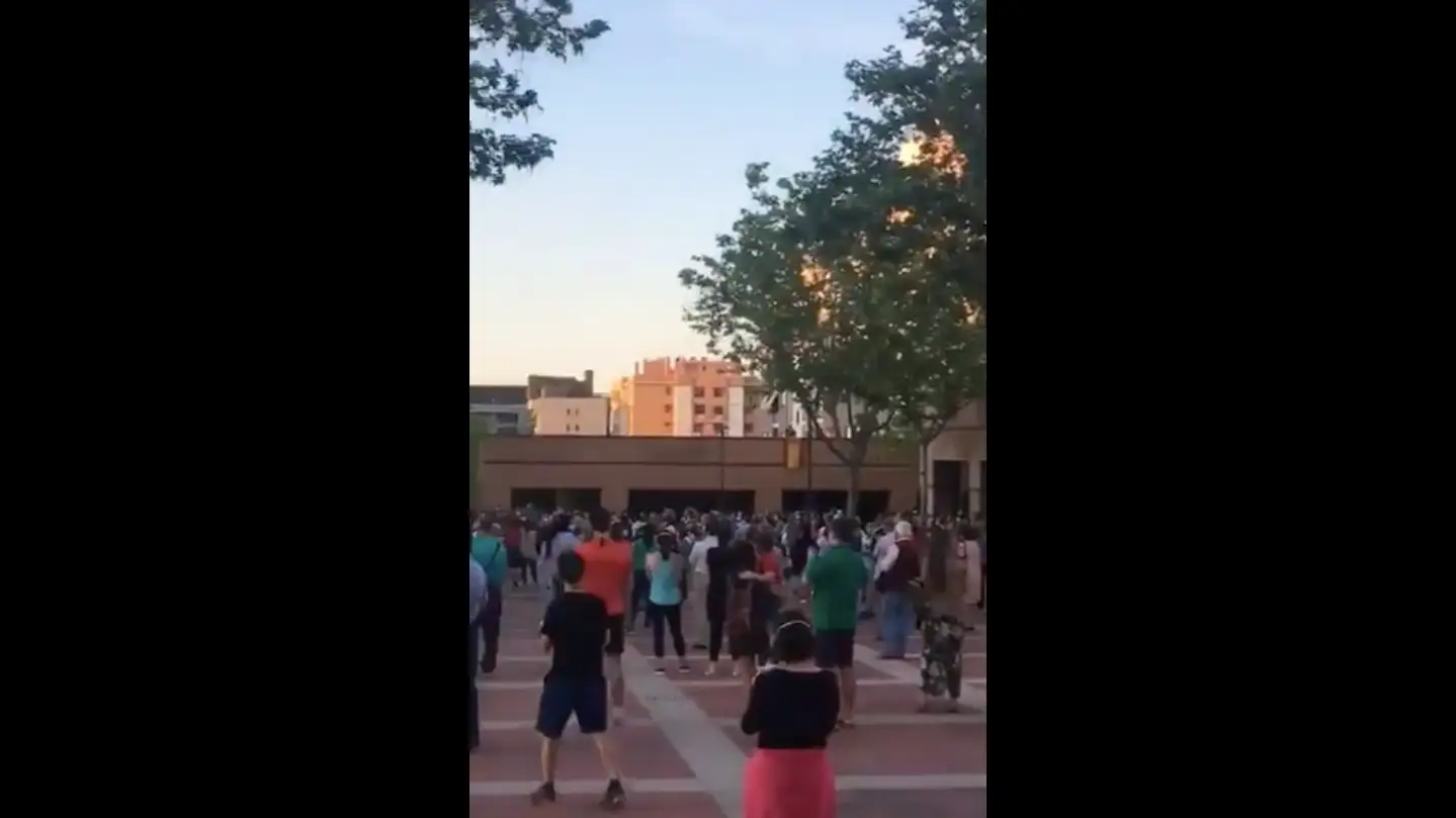 Concentraci&oacute;n frente a la comandancia de la Guardia Civil