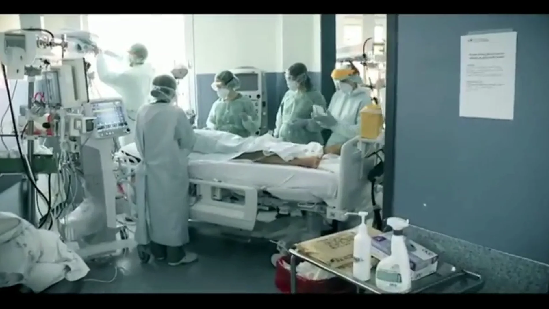 El emotivo vídeo homenaje a los sanitarios del 12 de octubre que han combatido el coronavirus