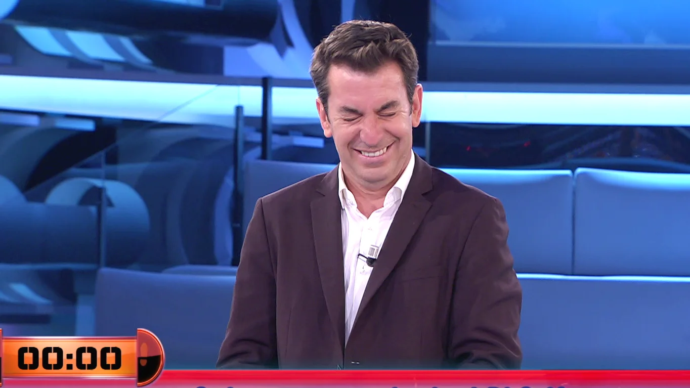 El fallo de Eva Happy con Di Stefano que provoca las carcajadas de Arturo Valls en ‘¡Ahora caigo!’ El fallo de Eva Happy con Di Stefano que provoca las carcajadas de Arturo Valls en ‘¡Ahora caigo!’