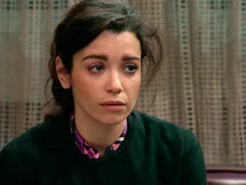 Amelia, aturdida por el incendio se sincera con Marcelino Amelia, aturdida por el incendio se sincera con Marcelino