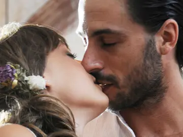 La boda de Lucas y Sara en 'Los hombres de Paco' La boda de Lucas y Sara en 'Los hombres de Paco'