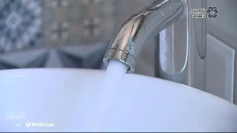 Los vecinos de Castilblanco de los Arroyos se quedan sin agua en casa porque se han llenado demasiadas piscinas Los vecinos de Castilblanco de los Arroyos se quedan sin agua en casa porque se han llenado demasiadas piscinas