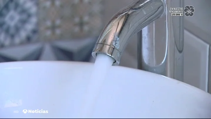 Los vecinos de Castilblanco de los Arroyos se quedan sin agua en casa porque se han llenado demasiadas piscinas Los vecinos de Castilblanco de los Arroyos se quedan sin agua en casa porque se han llenado demasiadas piscinas