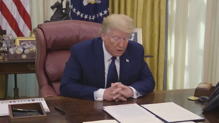 Donald Trump firma una orden ejecutiva para limitar a las redes sociales 
