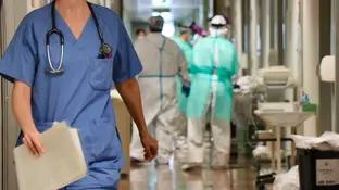Sanitarios en un hospital de la Comunitat Valenciana. Sanitarios en un hospital de la Comunitat Valenciana.