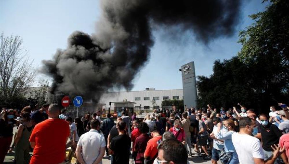 Protestas ante la sede de Nissan en Barcelona