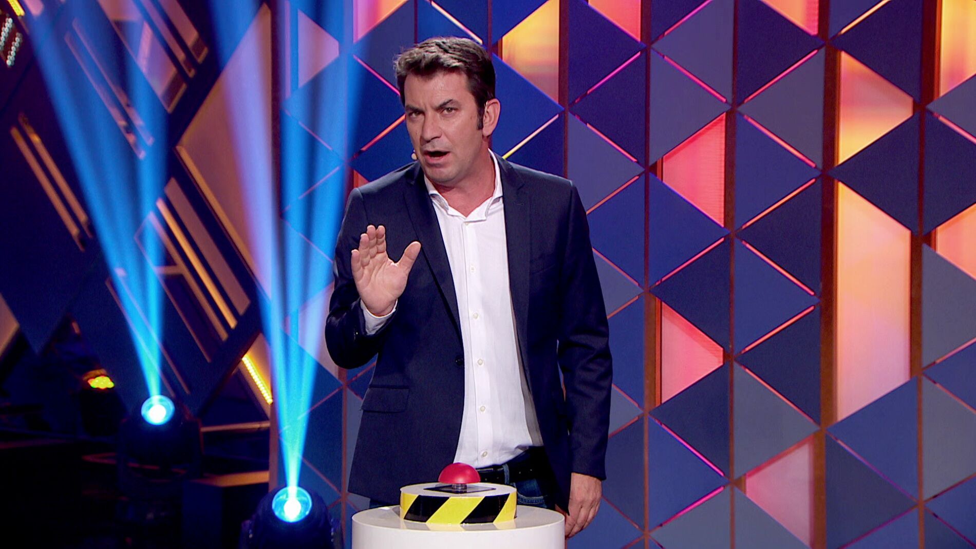 &iquest;Qu&eacute; famoso presentador "ha pagado m&aacute;s letras que el Banco de Espa&ntilde;a"? Arturo Valls lo desvela