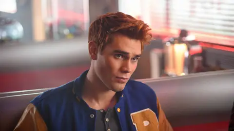 KJ Apa como Archie en 'Rirverdale' KJ Apa como Archie en 'Rirverdale'