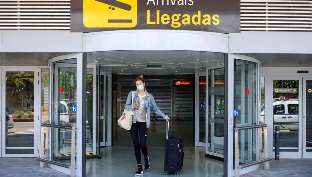 Reino Unido quiere establecer 'corredores de viajes' para turistas en España, Portugal y Grecia