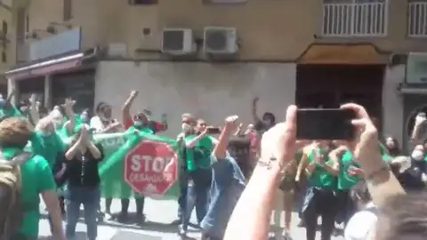 Paralizado el primer desahucio en Hospitalet desde que se decretó el estado de alarma por coronavirus Paralizado el primer desahucio en Hospitalet desde que se decretó el estado de alarma por coronavirus
